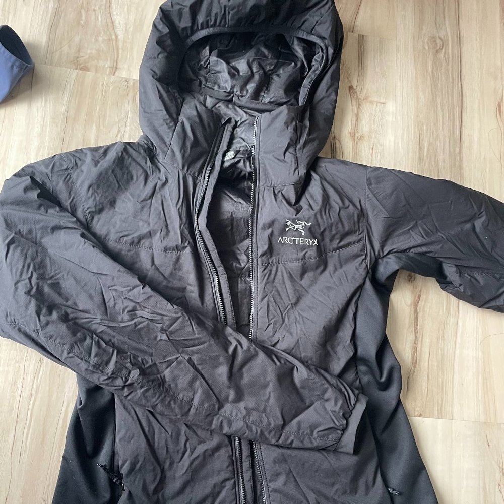 Arcteryx Atom Hoody Size M (LIKE NEW)